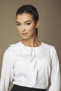 Biała Elegancka Koszula z Falbanką