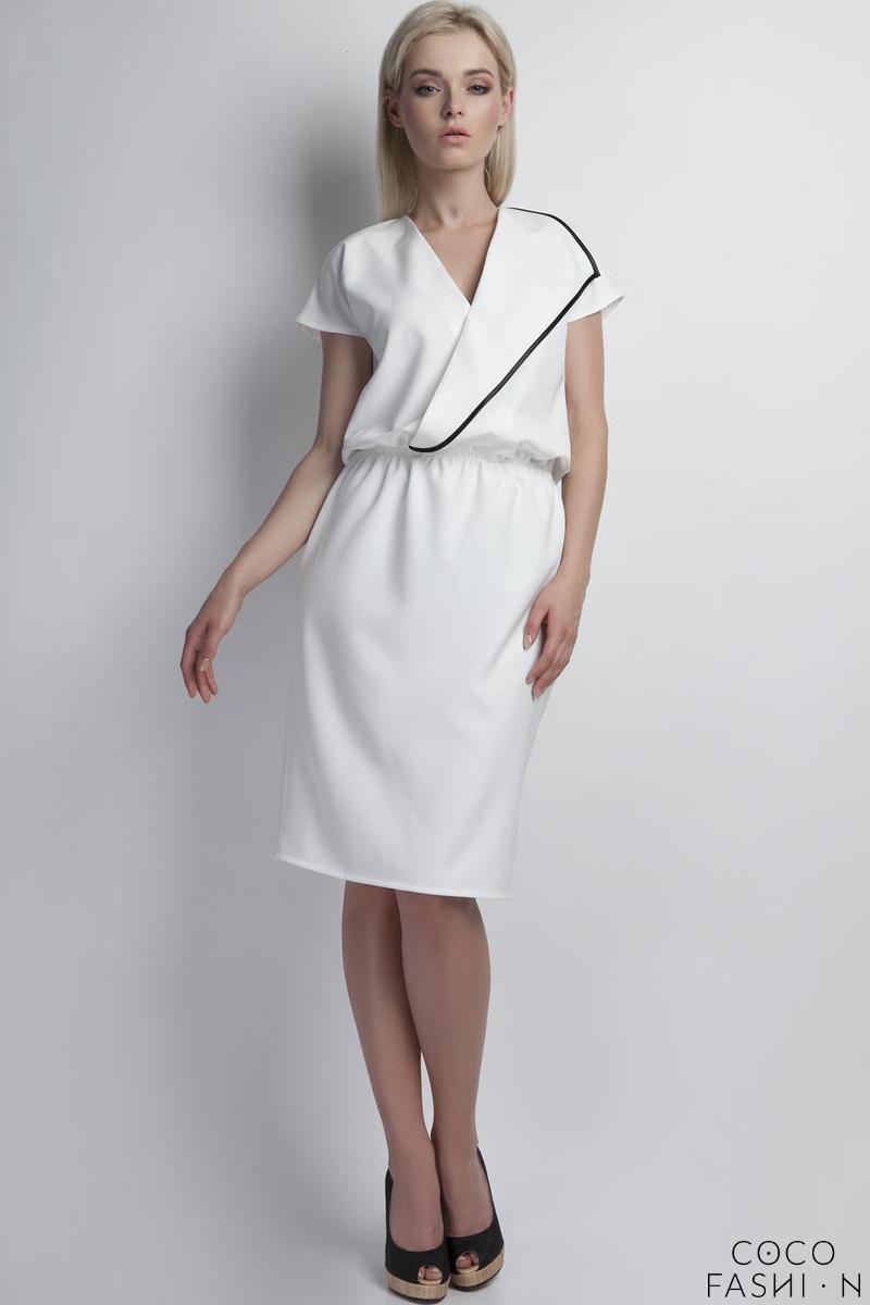 Biała Elegancka Sukienka z Kopertowym Dekoltem z Lamówką