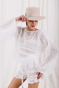 Ażurowy Komplet Dzianinowy Szorty + Bluzka w Stylu Boho - Biały