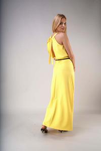 Elegancka Sukienka z Wycięciem na Plecach (Żółta)