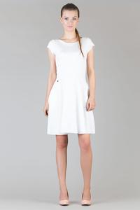 Białą Rozkloszowana Minimalistyczna  Dzianinowa Sukienka 