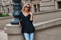 Asymetryczna Bluzka o Kroju Oversize - Czarna