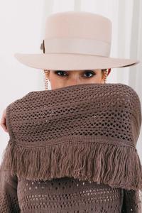 Ażurowy Komplet Dzianinowy Szorty + Bluzka w Stylu Boho - Cappuccino